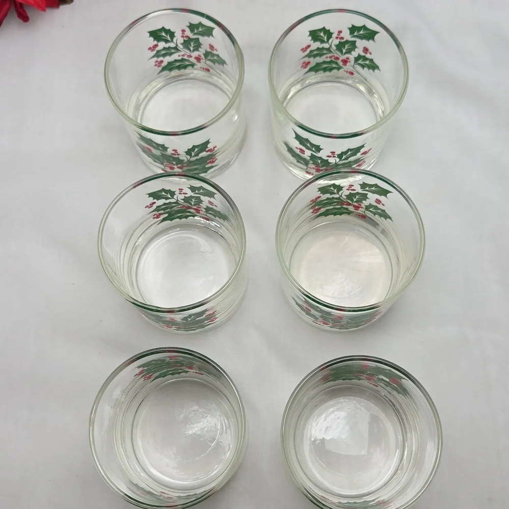 Indiana Holly Christmas Tumbler Glasses - Picture 2 of 11